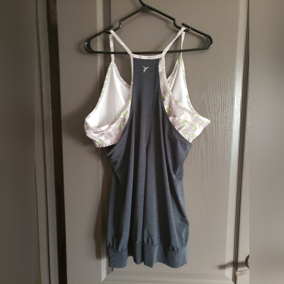 Old Navy Active tank - Picture 2 of 4